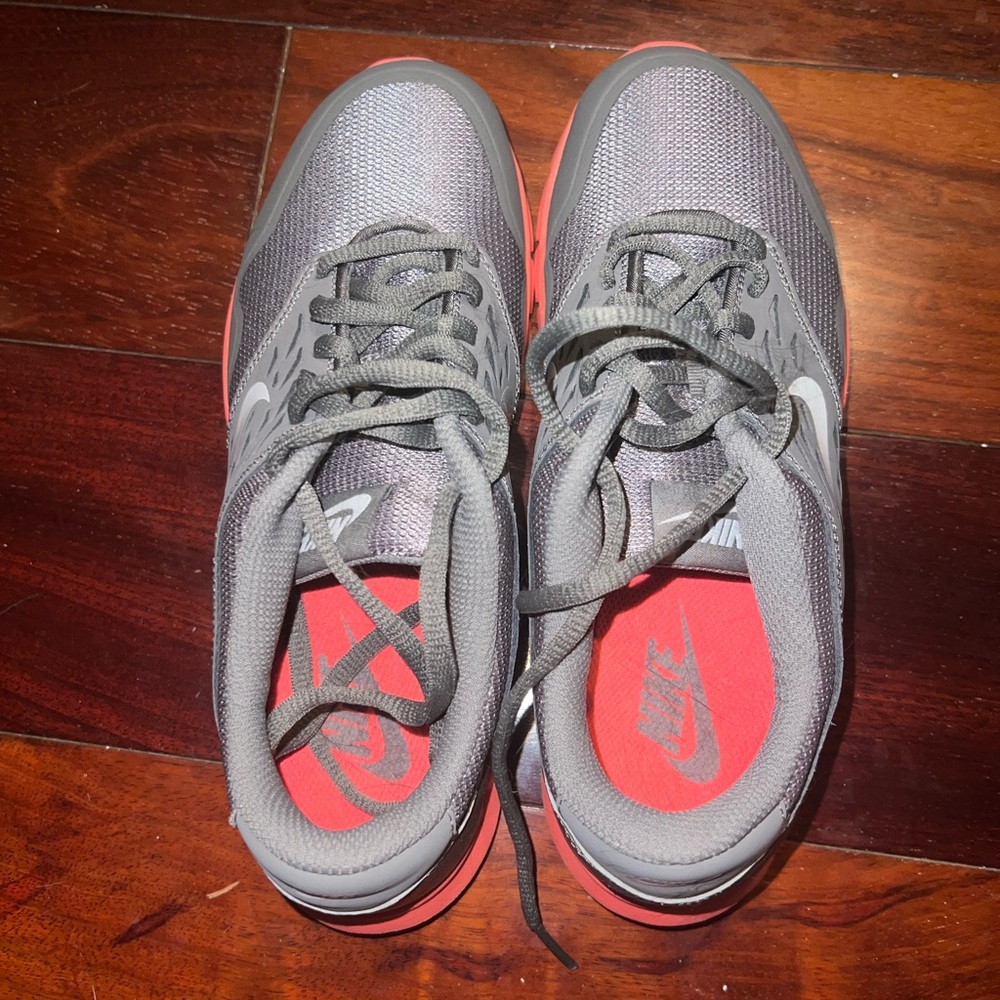 NWOT Womens Nike Running Sneakers - Picture 3 of 8